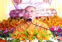 Bảy lần thoát chết thần kỳ – Thích Thiện Tuệ bay lan thoat chet than ky thich