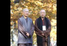 Cách Bố Thí Đơn Giản – Thích Thiện Thuận & Thích Hạnh Bảo cach bo thi don gian thich thien