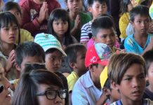 Kết Duyên Lành Với Tam Bảo Cho Các Em Nhỏ Miền Núi – Thích Thiện Tuệ ket duyen lanh voi tam bao cho c