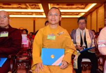 Thích Nhật Từ nhận bằng tiến sĩ danh dự của ĐH Mahachulalongkorn – Thái Lan thich nhat tu nhan bang tien si