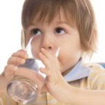 6 lí do nên uống một cốc nước ấm vào mỗi sáng 6 lí do nên uống một cốc nước ấm vào mỗi sáng