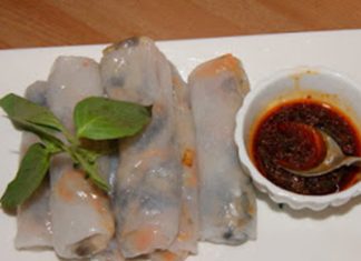 Bánh cuốn nóng chay Bánh cuốn nóng chay