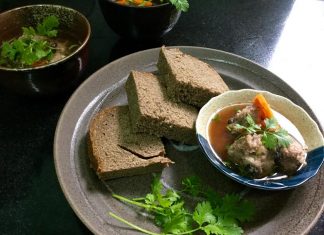 Bánh mì xíu mại sa-kê củ sen Bánh mì xíu mại sa-kê củ sen