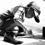 Câu chuyện có thật về cậu bé đánh giày lương thiện trở thành diễn viên nổi tiếng Câu chuyện có thật về cậu bé đánh giày lương thiện trở thành diễn viên nổi tiếng