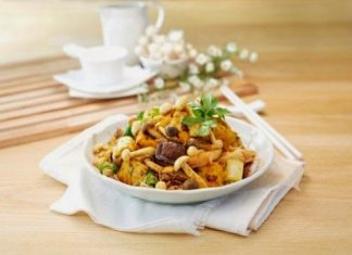 Đậu hủ và nấm xào cà ri chay Đậu hủ và nấm xào cà ri chay