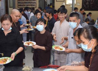 Khi làm công quả, chấp tác Phật sự chúng ta có tu hay không? Khi làm công quả, chấp tác Phật sự chúng ta có tu hay không?