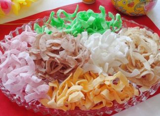 Mứt tự làm “lên ngôi” ngày giáp Tết Mứt tự làm “lên ngôi” ngày giáp Tết