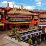Chùa Đại Chiêu Tự Thu Hút Khách Hành Hương Nhiều Nhất Ở Tây Tạng Chùa Đại Chiêu Tự Thu Hút Khách Hành Hương Nhiều Nhất Ở Tây Tạng