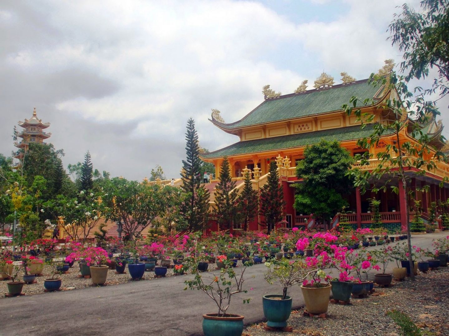 Đại Tòng Lâm Tự: một trong những ngôi chùa nhiều kỷ lục nhất Việt Nam