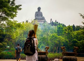 Đến chùa lễ Phật Đến chùa lễ Phật