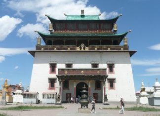 Đến Ulaanbaatar chiêm ngưỡng bức tượng vàng Quán Thế Âm Đến Ulaanbaatar chiêm ngưỡng bức tượng vàng Quán Thế Âm