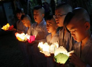Hãy tạo duyên Phật pháp cho thế hệ trẻ Hãy tạo duyên Phật pháp cho thế hệ trẻ