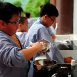 Làm thế nào để hướng dẫn con biết đi chùa? Làm thế nào để hướng dẫn con biết đi chùa?