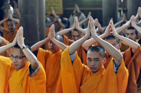 Sinh viên nơi cửa Phật