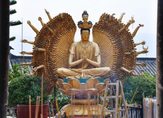 Tham quan tu viện hàng ngàn vị Phật tại Hồng Kông