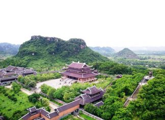 Toàn cảnh ngôi chùa lớn nhất Việt Nam nhìn từ độ cao 100m Toàn cảnh ngôi chùa lớn nhất Việt Nam nhìn từ độ cao 100m