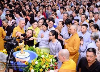 Đông Đảo Thiện Nam Tín Nữ Tham Dự Đại Lễ Phật Đản 2643 (PL.2563-DL.2019) Tại Tu Viện Tường Vân