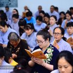 Nhiều Phật Tử Trở Về Tham Dự Khóa Lễ Tụng Kinh Mừng Phật Đản (PL 2563) Và Chương Trình Văn Nghệ
