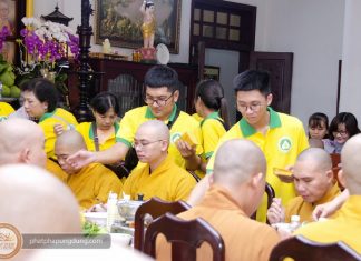 Lễ Bố Tát tại Tu Viện Tường Vân