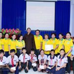 Quỹ Từ Thiện Tu Viện Tường Vân Tặng Học Bổng Cho HS-SV Nghèo Huyện Bình Chánh 4-10