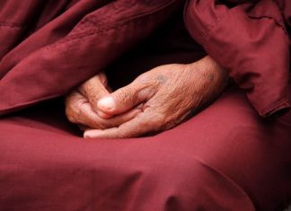 Tâm bất biến giữa dòng đời vạn biến