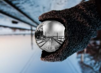 Có lòng độ lượng để nhìn rõ cuộc đời dawid-zawila-T2apDcwWGLA-unsplash