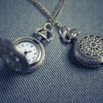 Cuộc sống nhìn từ ô cửa thiền (31) pocket watch 2569573 640