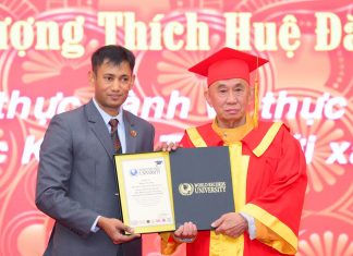 Lễ vinh danh một tu sĩ Phật giáo nhận bằng giáo sư danh dự của trường Đại học Kỷ lục Thế giới (Word Records University) DSC 8171