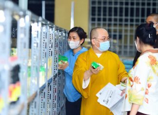 TVTV: Ban tổ chức họp trù bị phương án thực hiện vào ngày mở cửa chợ tình thương 0 đồng chuan bi sieu thi 0 dong tvtv 91