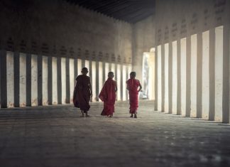 Bà-La-Môn Cúng Dường Phân Biệt Ba la mon cung duong phan biet