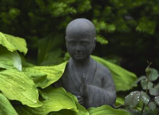 Thời không in bóng nâu sòng thoi-khong-in-bong-nau-song