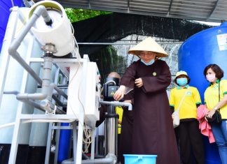 TVTV: Bàn giao cây nước ngọt tại các vùng nhiễm mặn tại tỉnh Bến Tre tang gieng ben tre 46