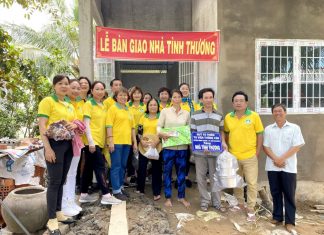 TVTV: Khánh thành cầu Tường Vân 22, bàn giao nhà tình thương, tặng quà cho đồng bào nghèo tại các tỉnh miền Tây. phat qua soc trang 17