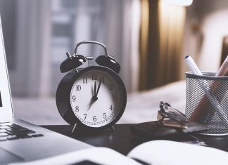Chúng ta không có nhiều thời gian time 2980690 640