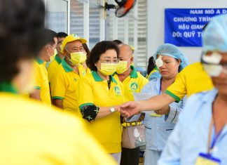 TVTV: Tài trợ 139 ca mổ mắt (17/04/2021) mo mat 1704 7