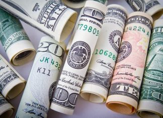 Người ăn xin và 300 USD giau ngheo