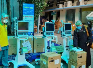 TVTV: Hỗ trợ các trang thiết bị y tế cho các bệnh viện TPHCM với số tiền 2,263,000,000 VND (hai tỷ hai trăm sáu mươi ba triệu đồng). ho tro may tho