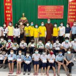 TVTV: Tiếp sức đến trường cho 45 HS – SV của TT. Tân Túc – H. Bình Chánh hoc bong tan tuc 2612 13