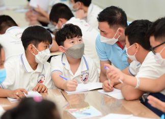 TVTV: Ngày học đầu tiên của Khóa Rèn Luyện Kỹ Năng Cho Giới Trẻ kns 01 24 1
