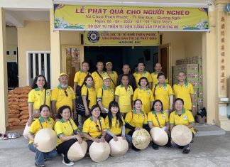 TVTV: Trao Tặng 2 giếng nước và tặng 850 phần quà cho các tỉnh miền Trung với tổng kinh phí là 382,000,000 VND. 3 1 1