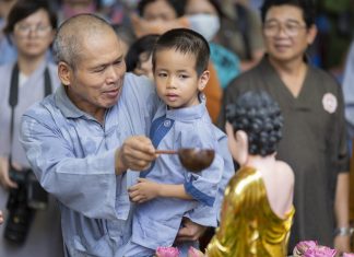TVTV: Lễ Quy Y Tam Bảo, Tắm Phật và Đối Thú An Cư Kiết Hạ Tại Tu Viện Tường Vân le tam phat 2023 (38)
