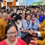 TVTV: Phật tử viếng chùa, lễ Phật mùng 1 Tết Giáp Thìn – 2024 mung 1 2024 (17)