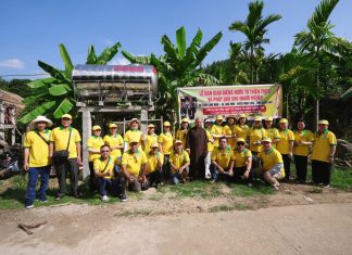 TVTV: Trao 2 Giếng Nước – 200 Phần Quà & 5 căn nhà tình thương tại các tỉnh miền trung với tổng số tiền 430,000,000 VND . 9