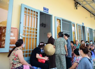 TVTV: Sau 3 tháng hoạt động của Phòng khám Từ Thiện Tường Vân đã trở thành điểm tựa cho nhiều bệnh nhân nghèo! z5422278979887 9e03189740ead345870abb040cd7621d
