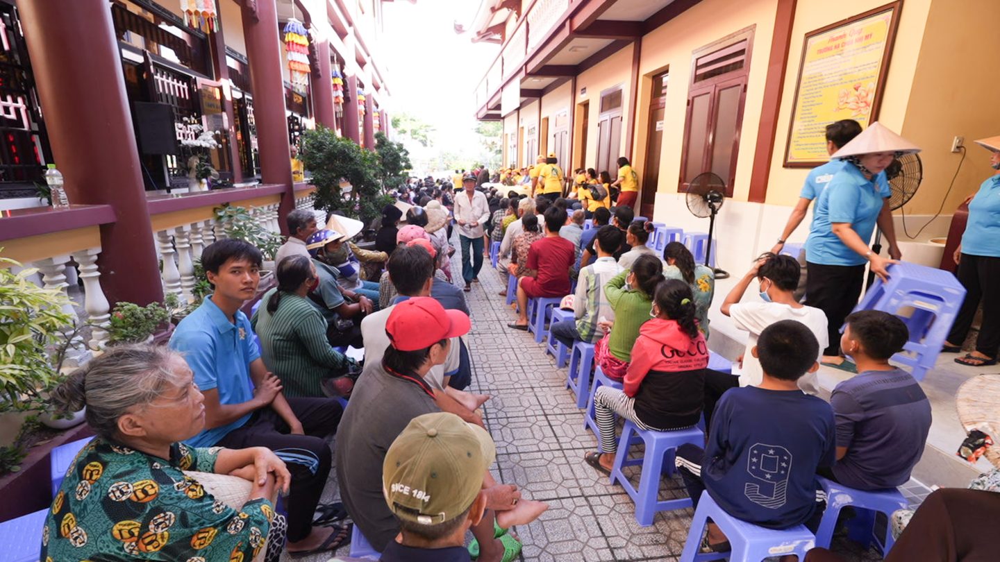 phát quà nhị mỹ (1 of 56)