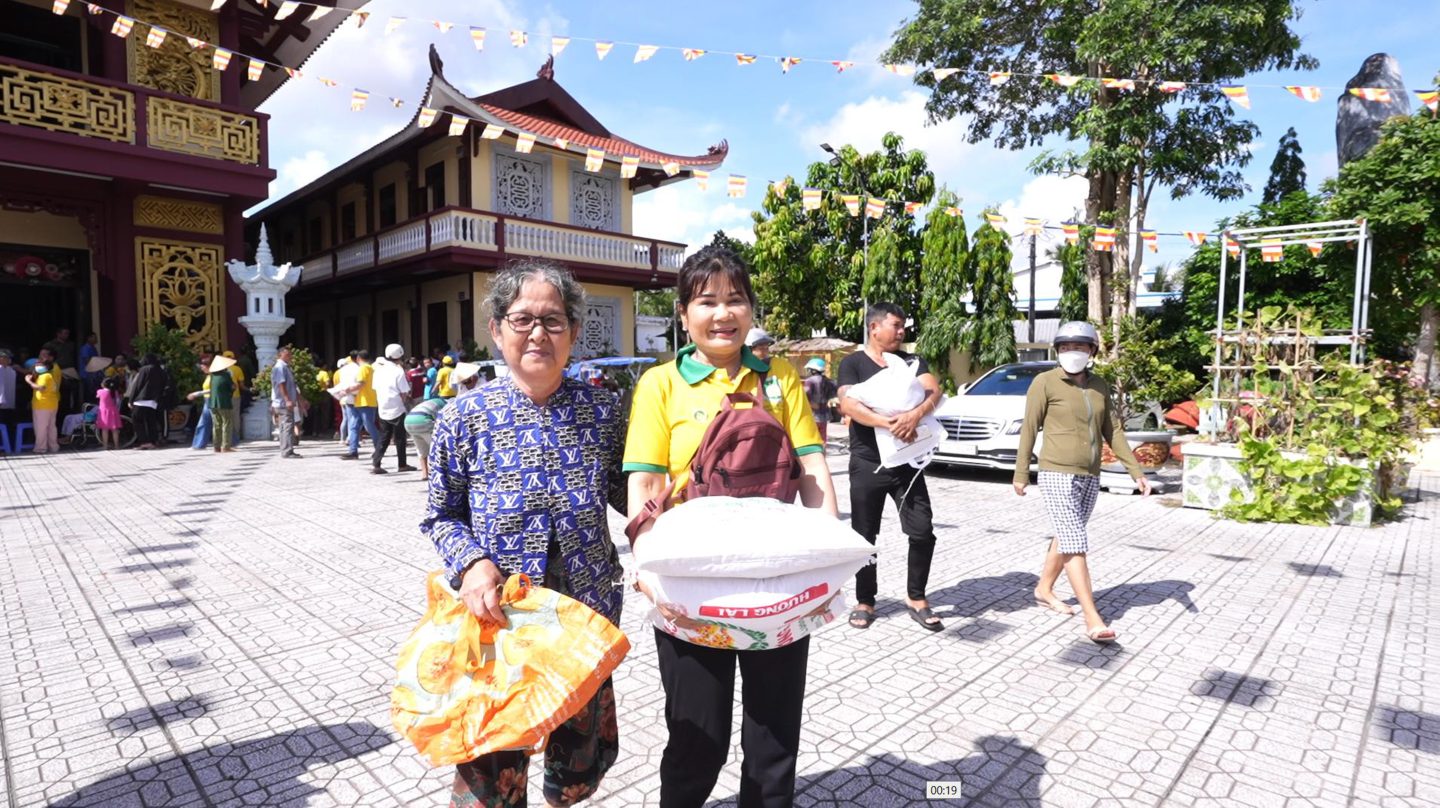 phát quà nhị mỹ (47 of 56)