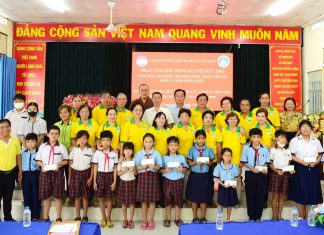 TVTV: Trao tặng 95 suất học bổng cho Học Sinh -Sinh Viên tại thị trấn Tân Túc & xã Tân Nhựt – huyện Bình Chánh – TP.HCM với số tiền 179,500,000 VND DSC 1540