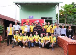 TVTV: Trao Tặng 2 căn nhà tình thương và 300 phần quà cho quý bà con tại huyện Chư Pưh – tỉnh Gia Lai với tổng kinh phí 220,000,000 VNĐ. TT Gia Lai (19 of 79)