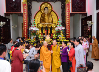 TVTV: Khách Thập Phương Viếng Chùa Đầu Xuân Ất Tỵ (Từ mùng 2 đến mùng 5) tet 2025 (61)