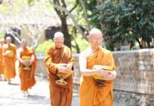 CHUYỆN CỬA THIỀN – Trên Đường Du Hóa trên đường du hóa